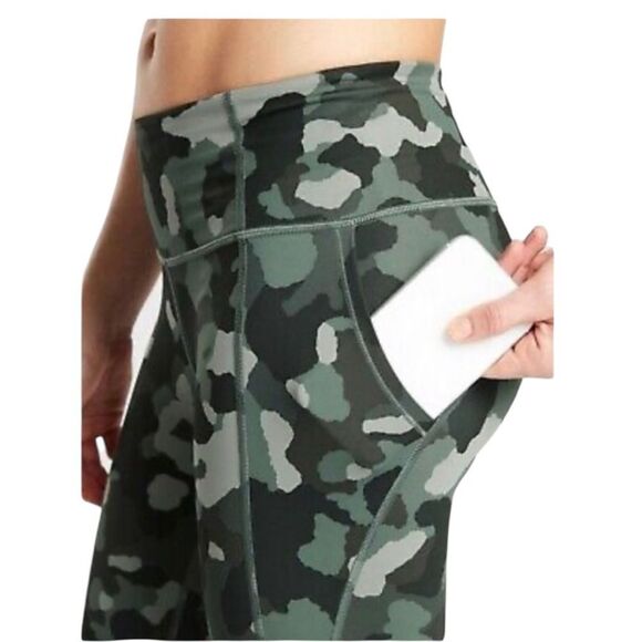 ATHLETA Lightening Camo 7/8 Tight Green Camo Size Large - Picture 8 of 10